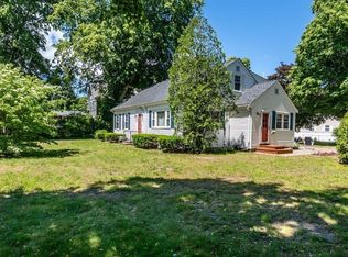 251 Phinneys Ln, Barnstable, MA 02630