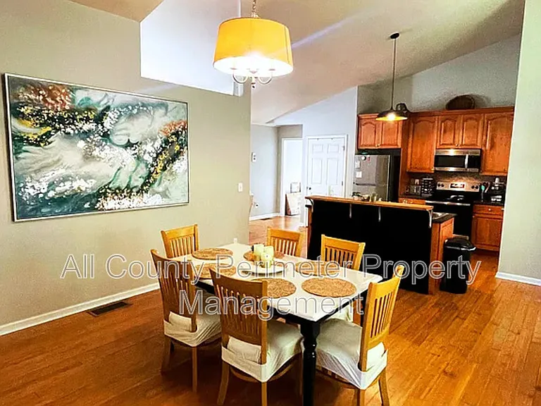 837 Forrest Cir SE — Photo 6