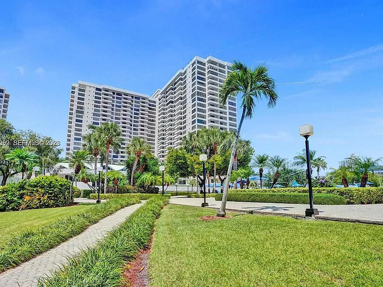2500 Parkview Dr #1008 — Photo 38