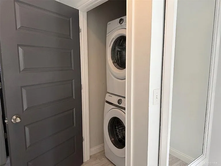 1004 Parklake Row — Photo 4