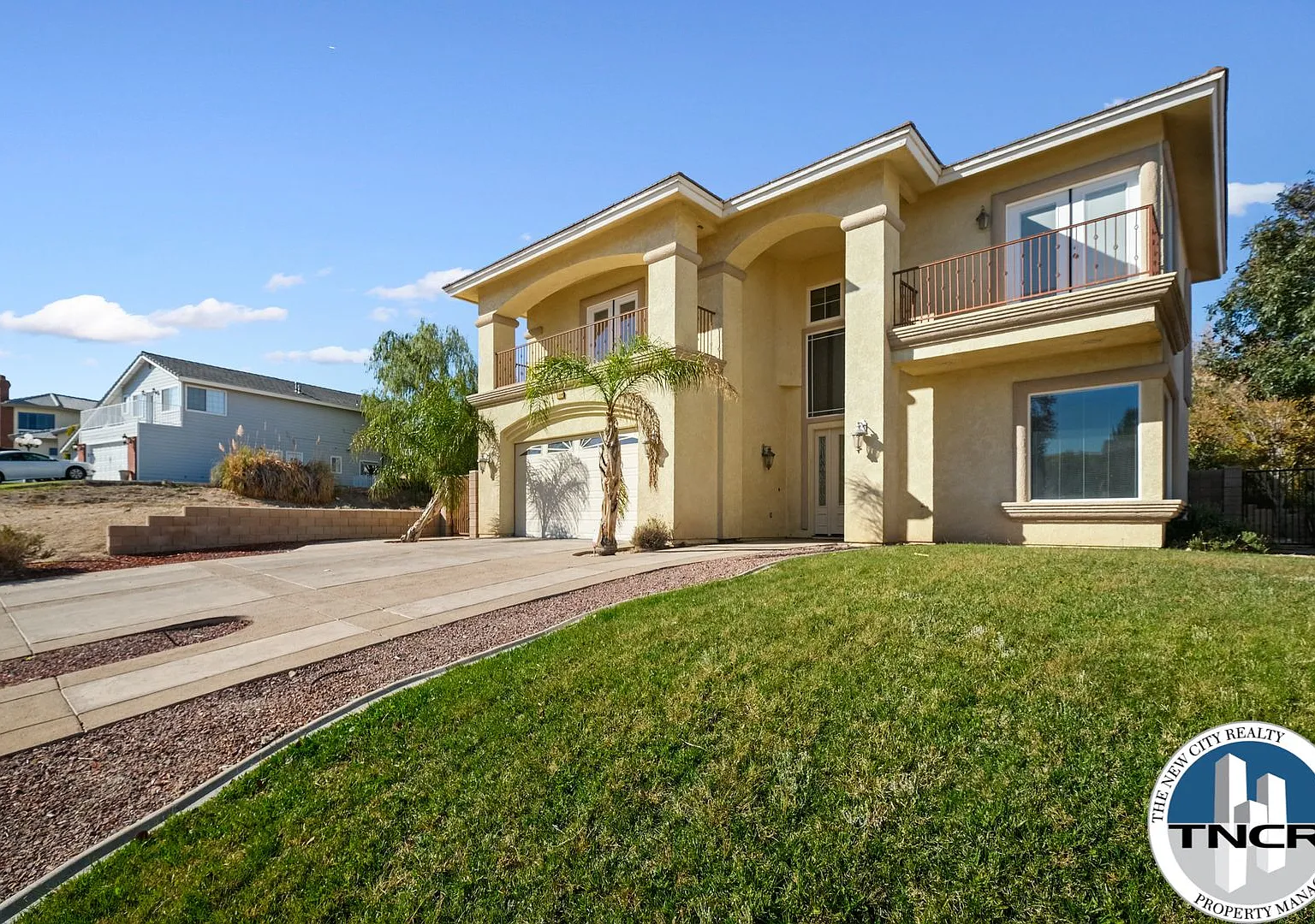 Gorgeous 4 Bedroom | 3.5 Bath — Photo 2