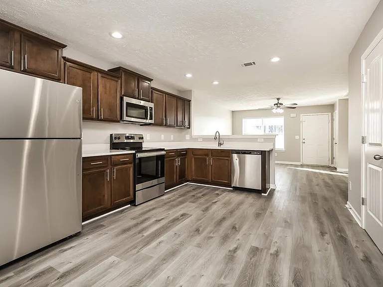 8481 Lawson Dr — Photo 8