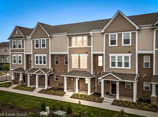 157 Monument Ln, Wixom, MI 48393