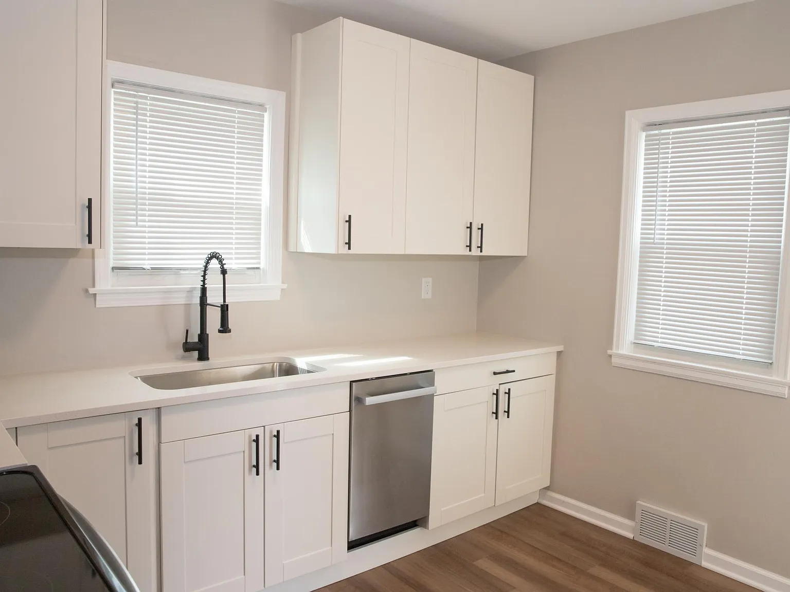 3 bed, 1304 sqft, $1,600 — Photo 2