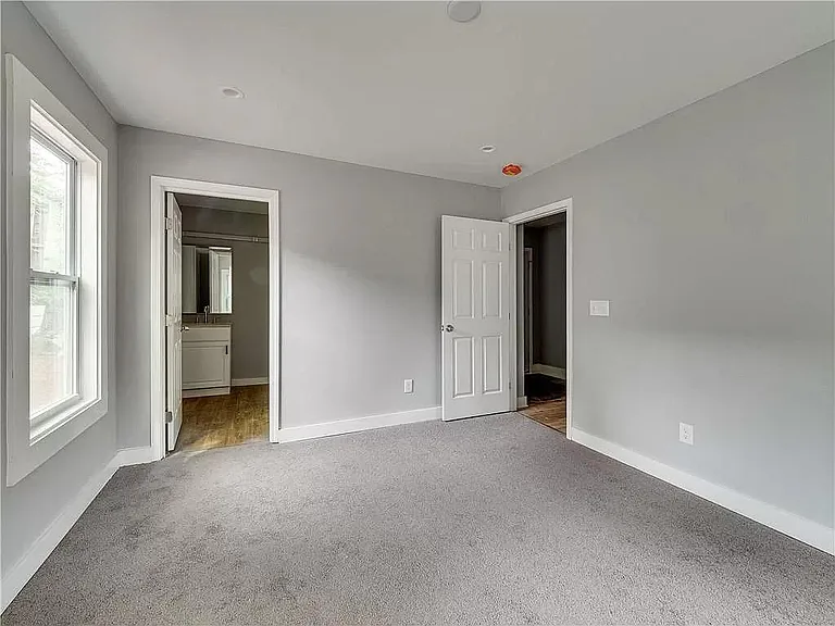 294 Booker St SW — Photo 7