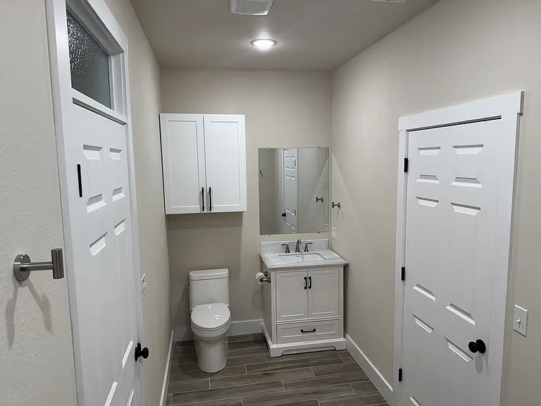 411 Pendleton St — Photo 7