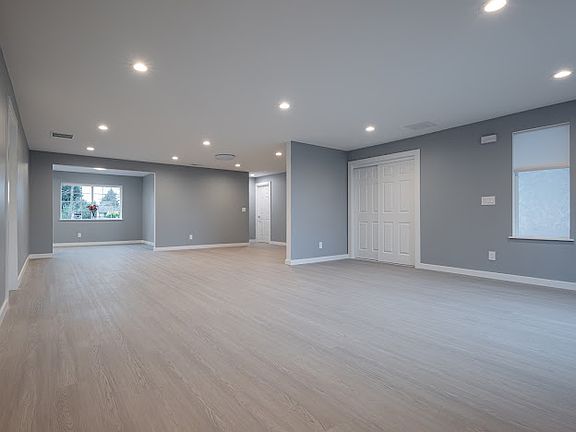 3rd image of 9015 NE 76th St