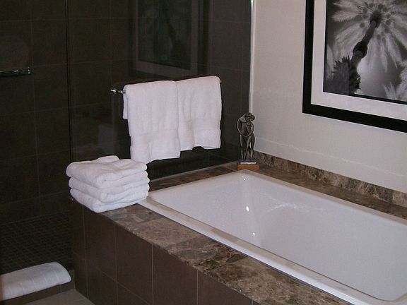 4th image of 3027 Sunset Beach Dr NW