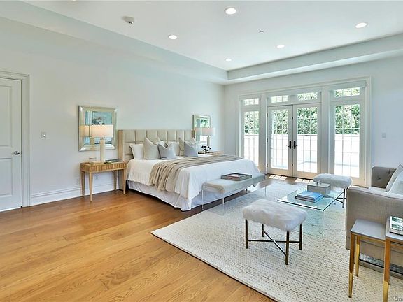 5th image of 2 Weaver St Unit 10