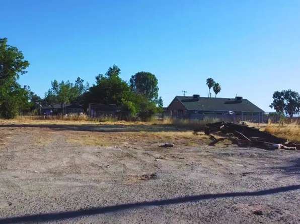 1949 Chapman Ave, Olivehurst, CA 95961