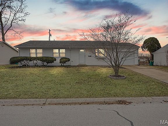 2nd image of 601 Dartmouth Dr