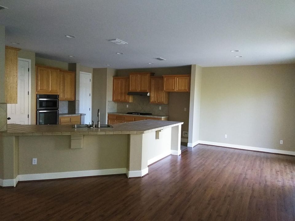 2nd image of 2001 Hamersley Ln