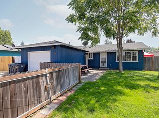 2560 Falcon St, White City, OR 97503