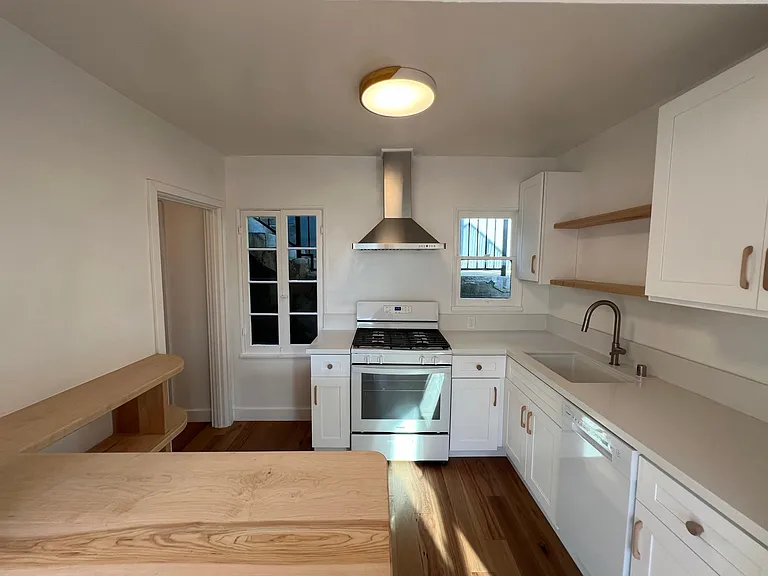 1134 N Coronado St #1/2 — Photo 10