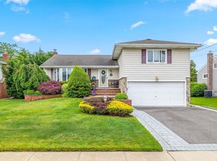 57 Narwood Rd, Massapequa, NY 11758