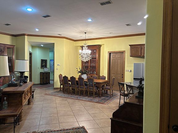5th image of 809 N Oscar Ave
