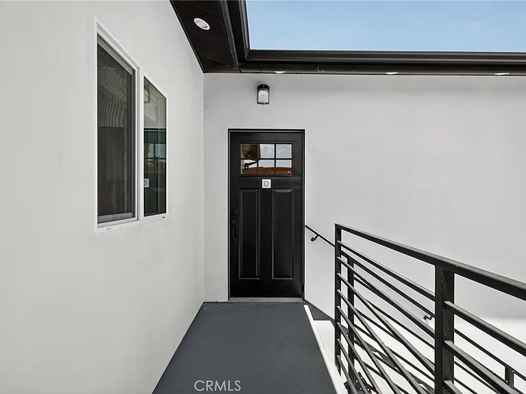 14734 Gilmore St #D — Photo 3