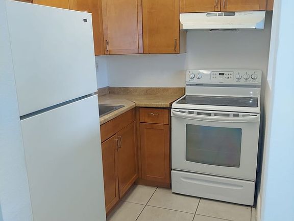 4th image of 241 SE 9th Ave APT 202