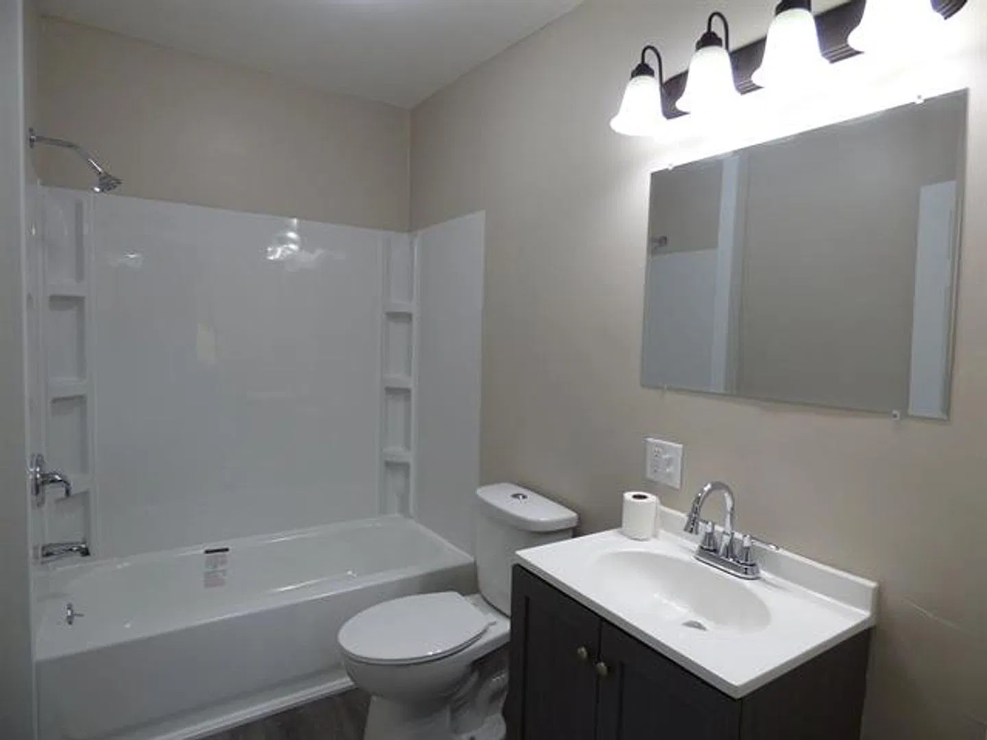 Spacious 3 Bedroom Home Ready To Welcome You — Photo 4