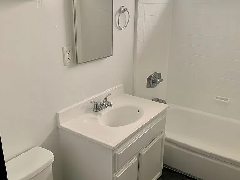 Manhattan Manor LLC — Photo 15