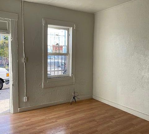 4th image of 3001 Cypress Ave #1-9