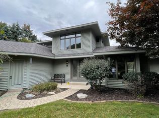 35 Counts Cove Ct, Holland, MI 49424