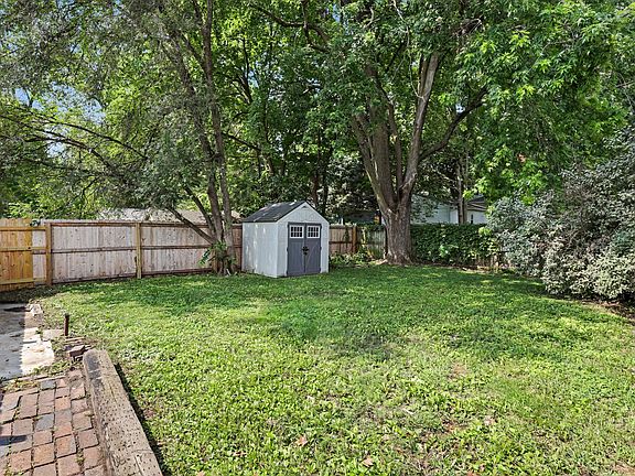 2nd image of 909 Arthur Ave