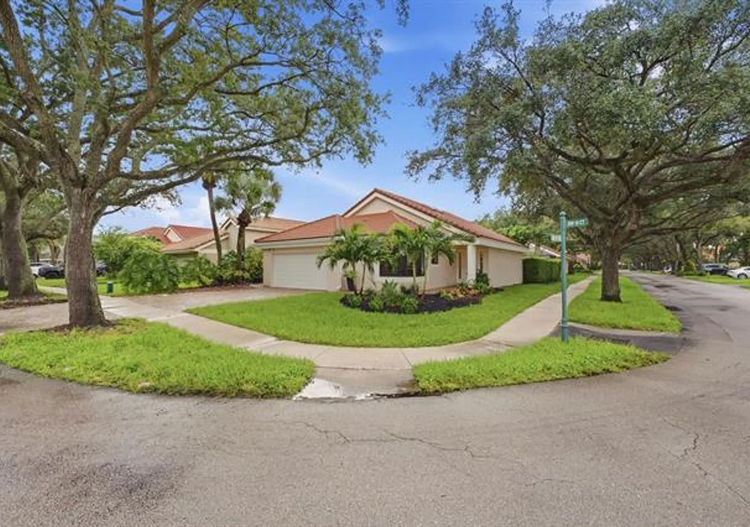 9701 NW 18th Ct # 9701, Plantation, FL 33322 — Photo 2