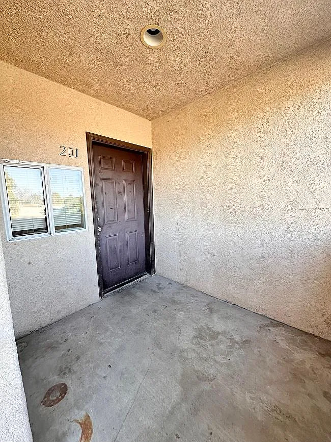 3 bed, 989 sqft, $1,050 — Photo 3