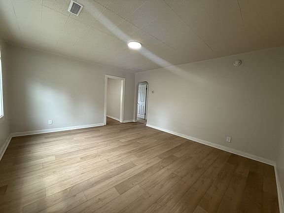 2nd image of 5107 Jacksboro Pike #Pike5