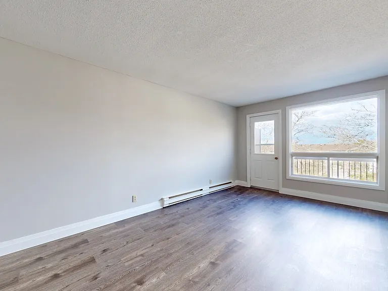 405 Sidney St — Photo 16