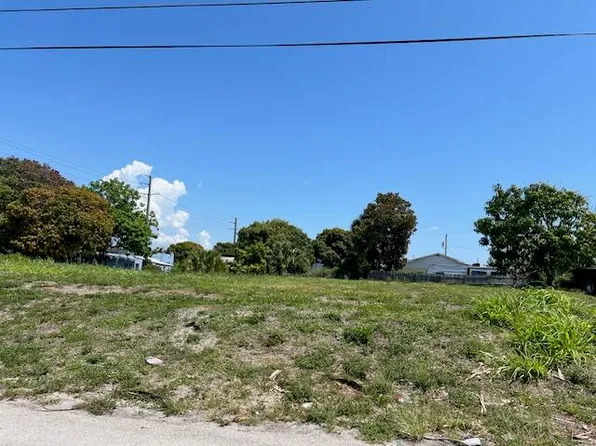 172 W 16th Street, Riviera Beach, FL 33404