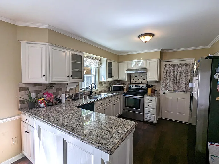 98 New Castle Rd — Photo 6