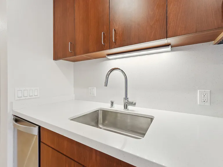 Addison Arts Apartments — Photo 124