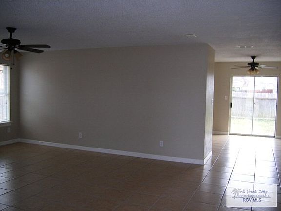 3rd image of 3165 Calle Columbia