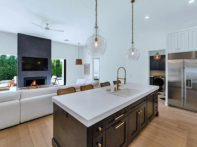 4147 E Clarendon Ave — Photo 8