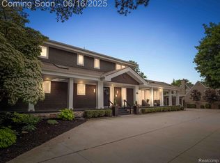 1088 Southfield Rd, Birmingham, MI 48009