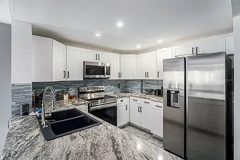 2900 Cove Cay Dr — Photo 11