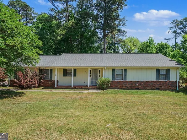 2346 Eastgate Dr, Snellville, GA 30078