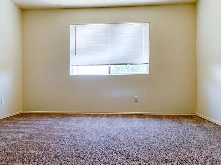 924 Valencia Dr SE — Photo 66