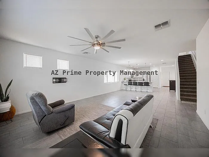 1711 W Pollack St — Photo 5