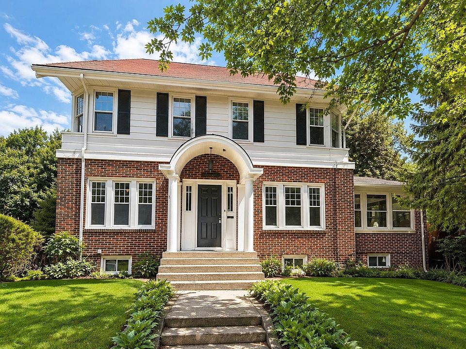 1st image of 325 Camlin Ave