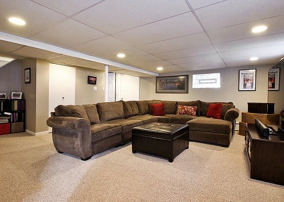 5th image of 6147 N Olcott Ave