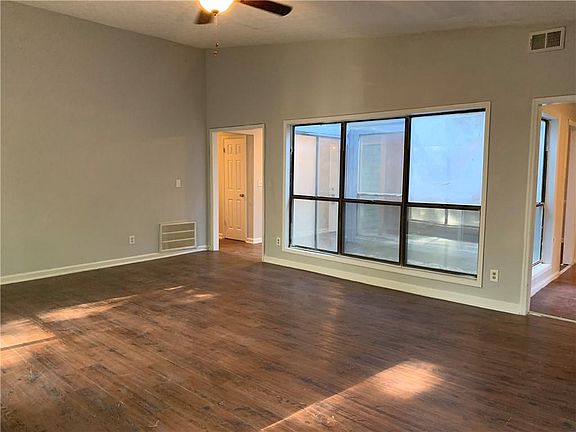 5th image of 4800 Lake Park Ct