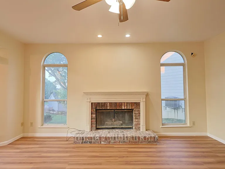 600 Arbor Glen Ct — Photo 9