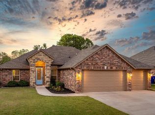 2617 Summit Terrace Dr, Norman, OK 73071