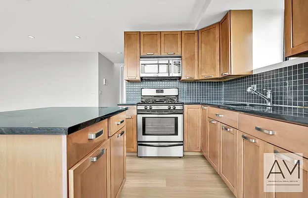 Sold by AM Residential | media 10