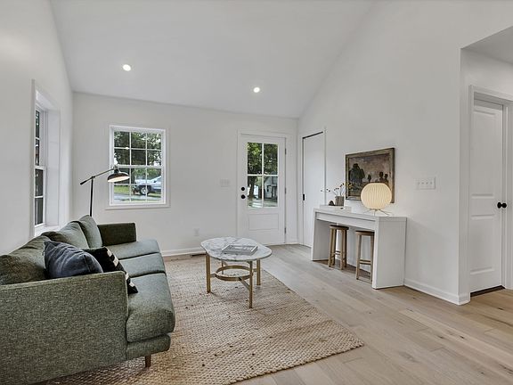 3rd image of 515 Wesley Ave