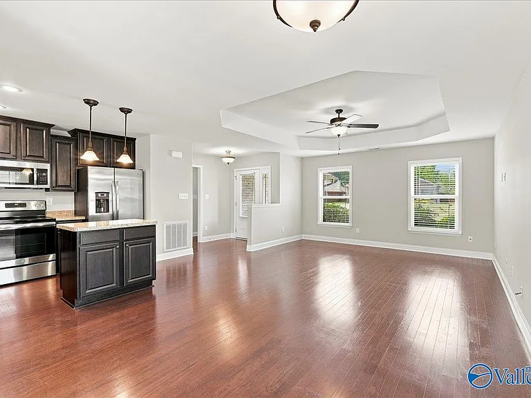 5015 Montauk Trl SE — Photo 10