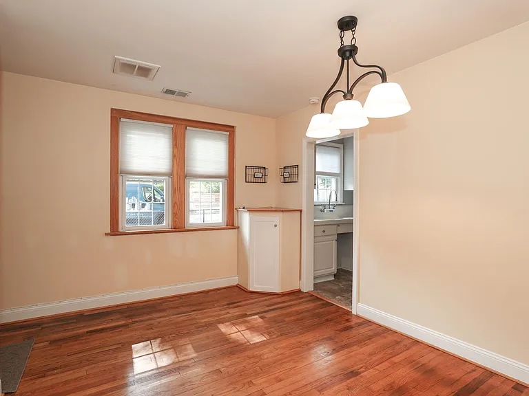 15 W Howell Ave — Photo 7